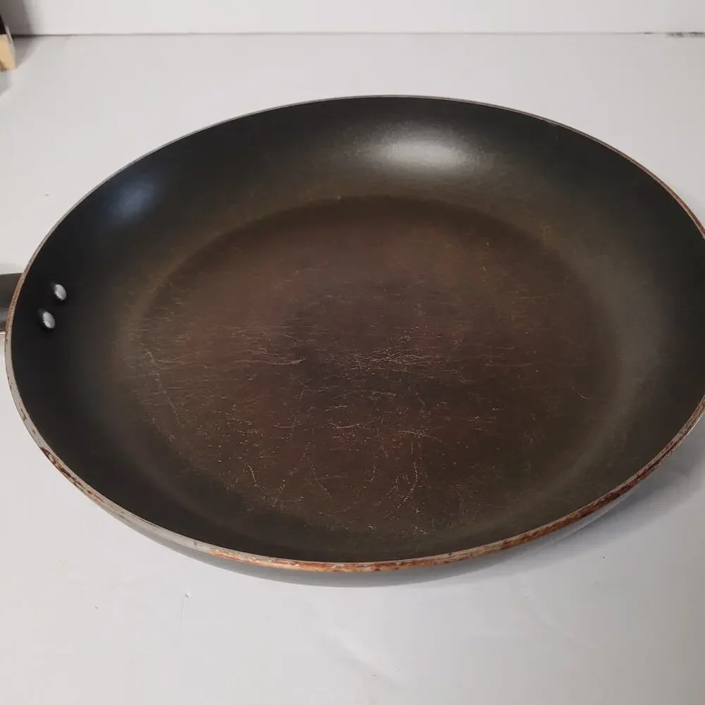 Used 11-inch Frying Pan - Great for Everyday Cooking!